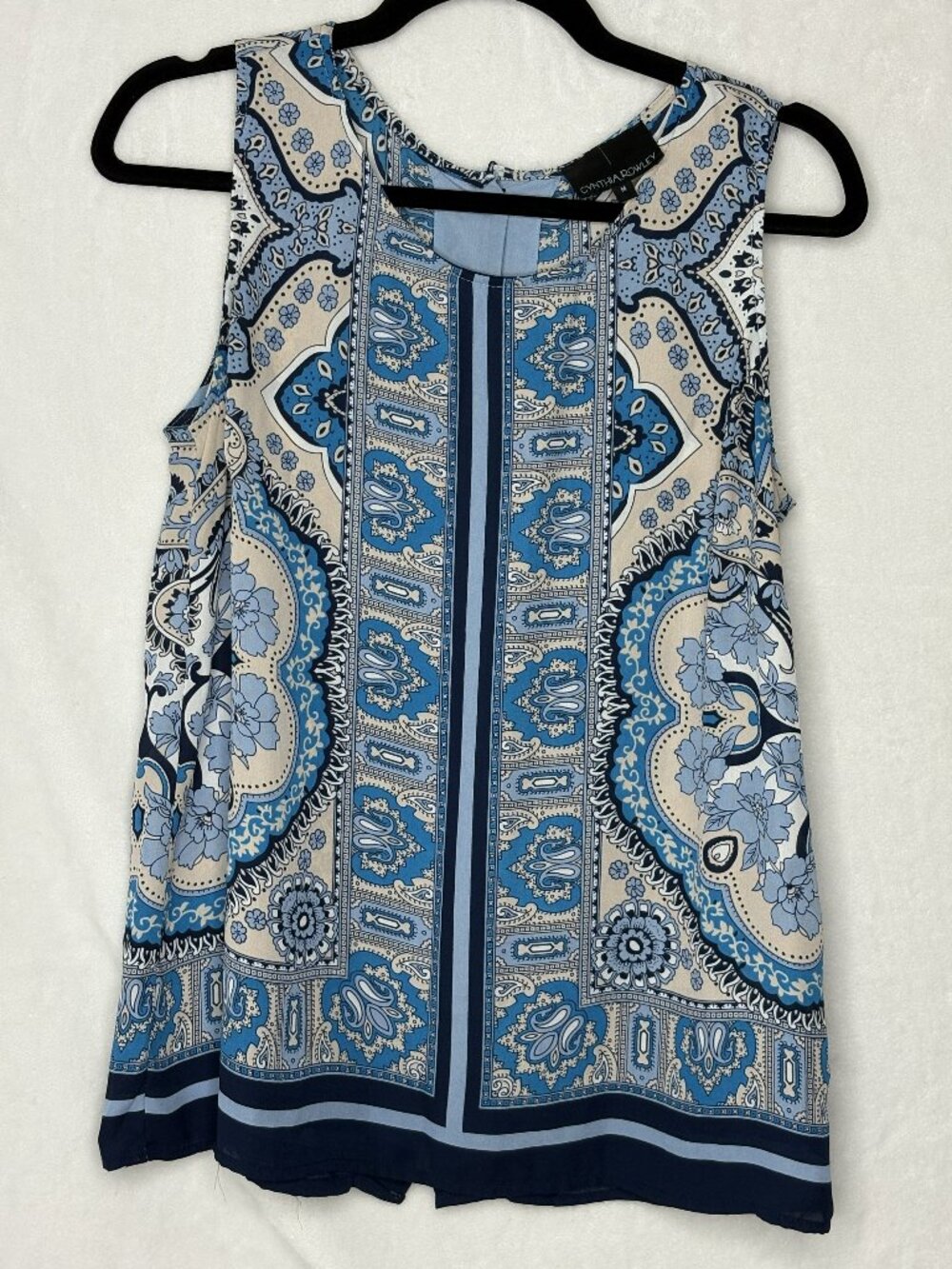 Cynthia Rowley Woman Blue Paisley Sleeveless Buttons Down The Back Blouse - M